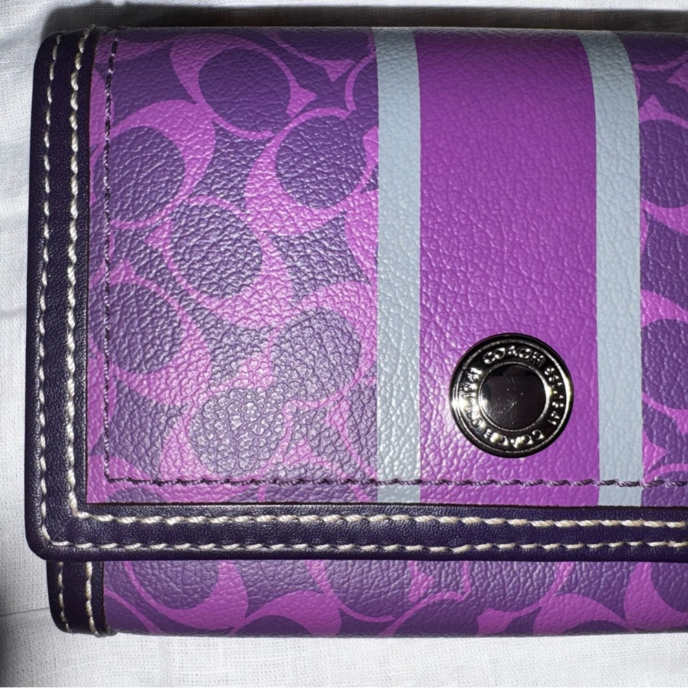 Coach Chelsea BiFold Wallet Signature purple & Gray & dustbag - NWOT - Picture 9 of 16